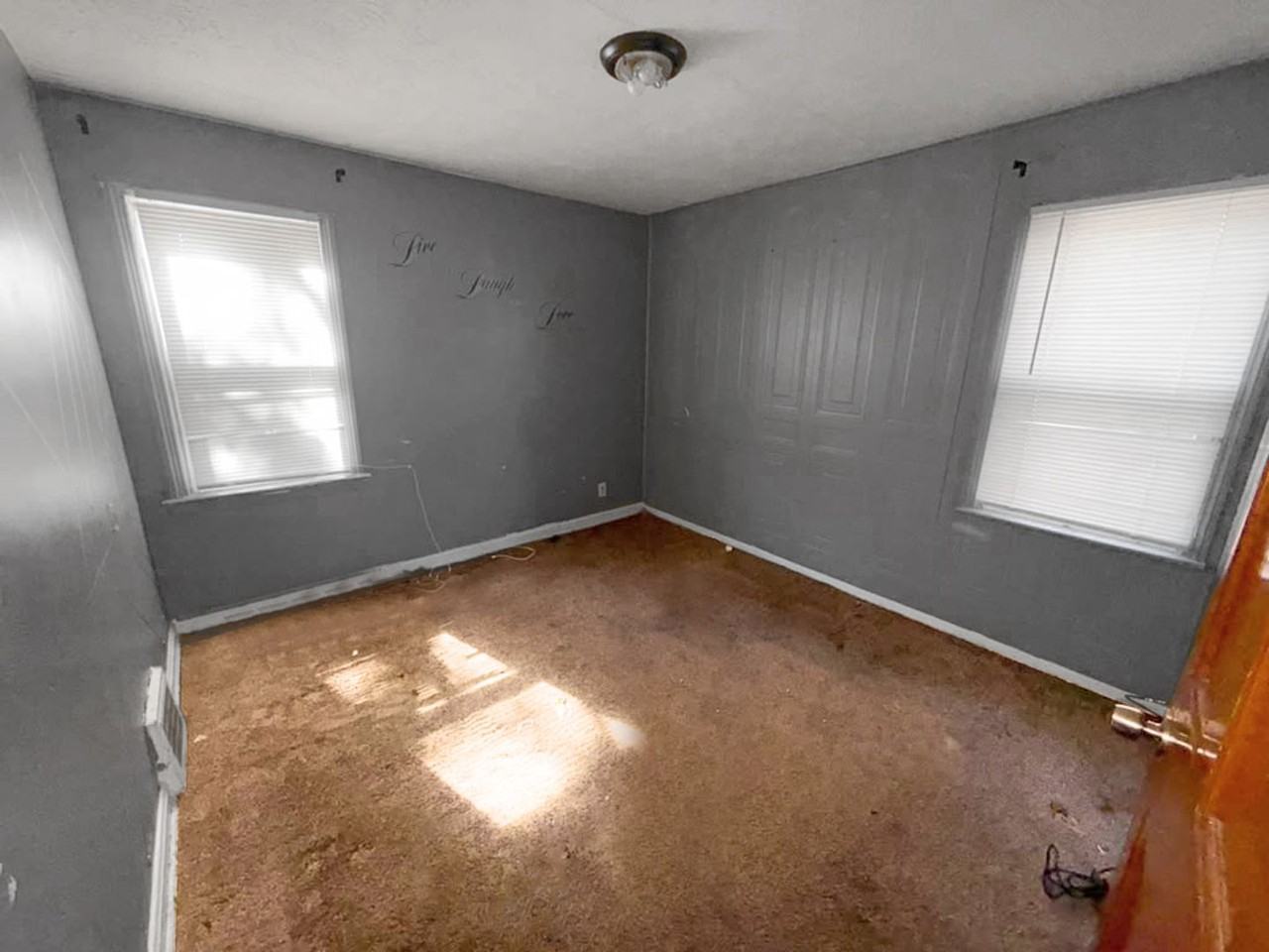 10900 Elmwood Ave - Photo 4 of 6