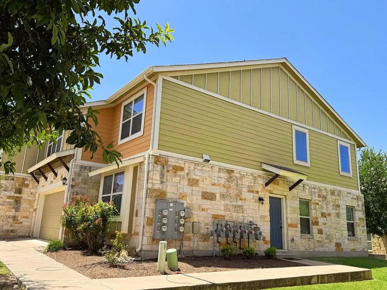1620 Bryant Dr #3206 - Photo 2 of 21