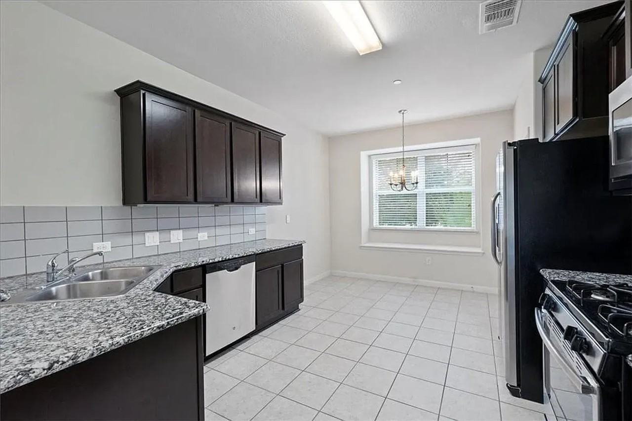 1620 Bryant Dr #3206 - Photo 4 of 21
