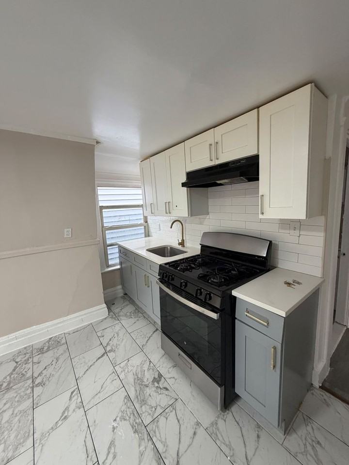 391 Myrtle Ave - Photo 2 of 14