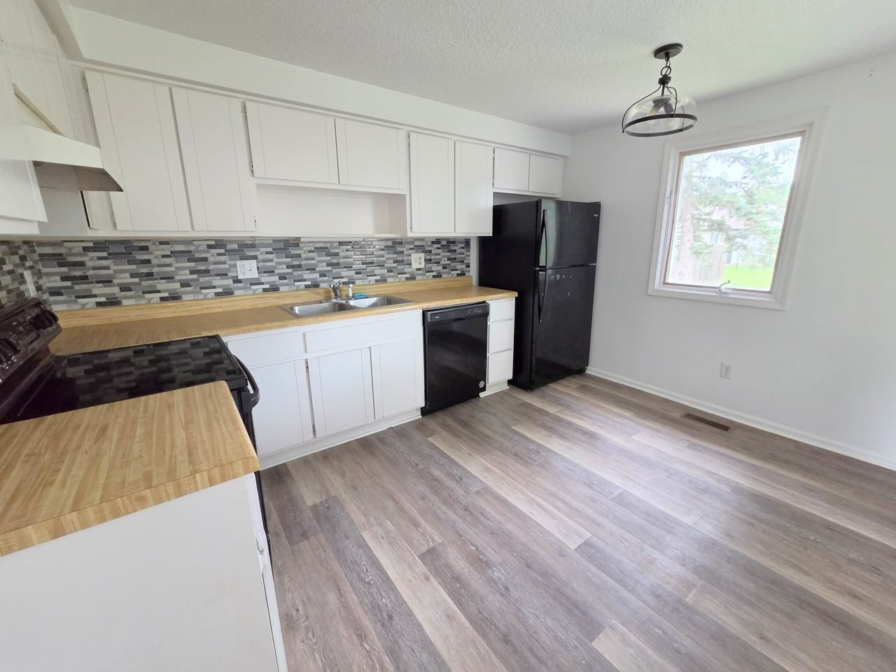 6015 Hinsdale Ln #1 - Photo 4 of 7