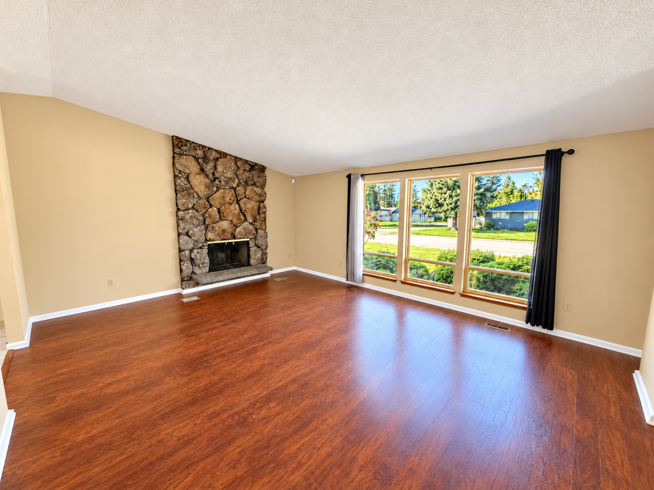 10906 E 27th Ave - Photo 2 of 21