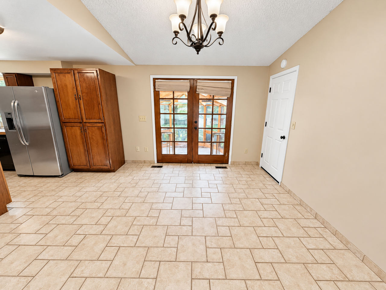10906 E 27th Ave - Photo 3 of 21