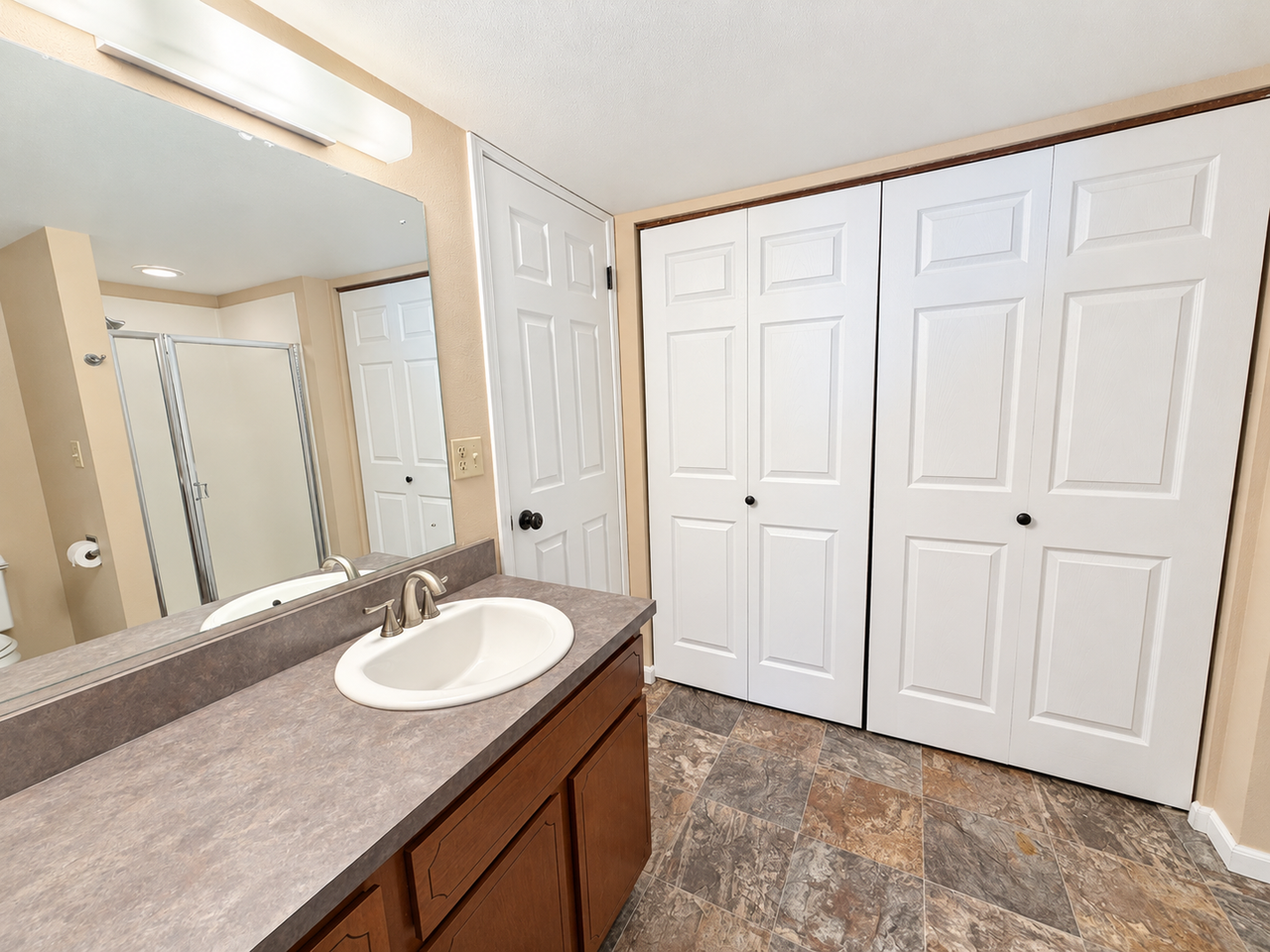 10906 E 27th Ave - Photo 6 of 21
