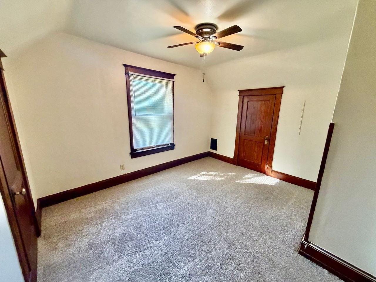 309 Beecher St - Photo 6 of 10