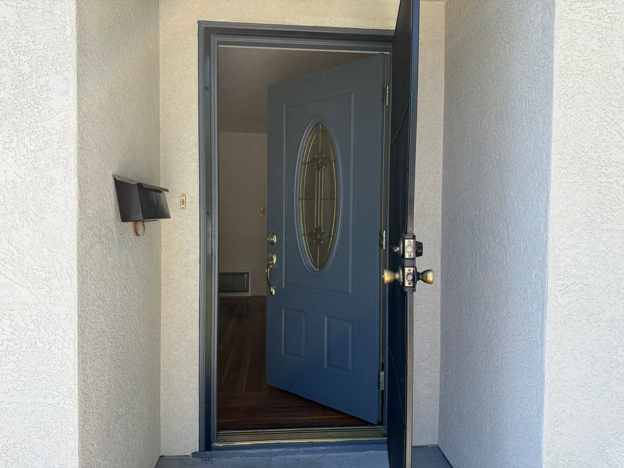 517 El Cajon Ave - Photo 3 of 33