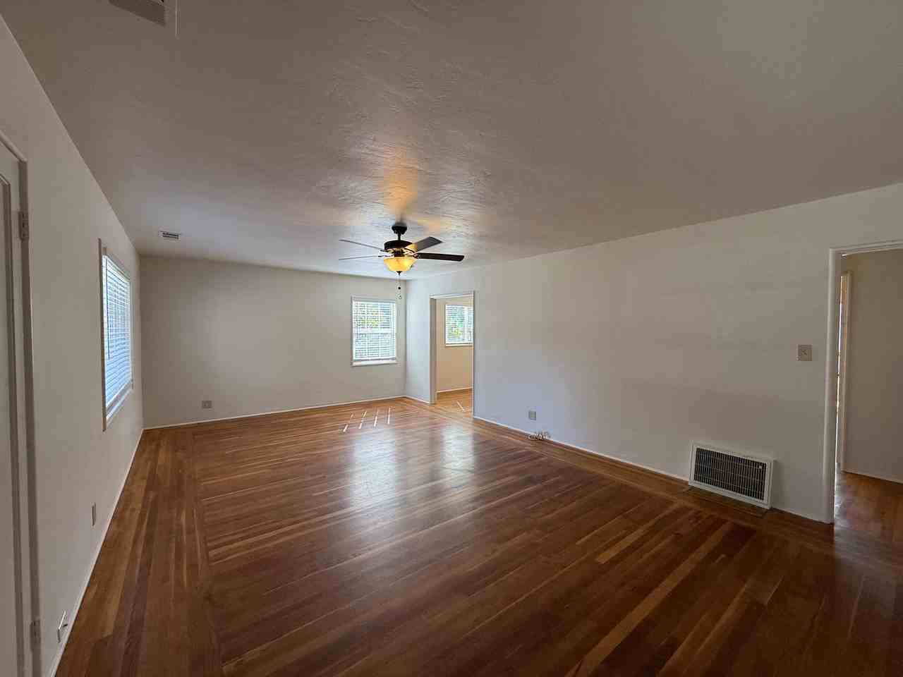 517 El Cajon Ave - Photo 4 of 33