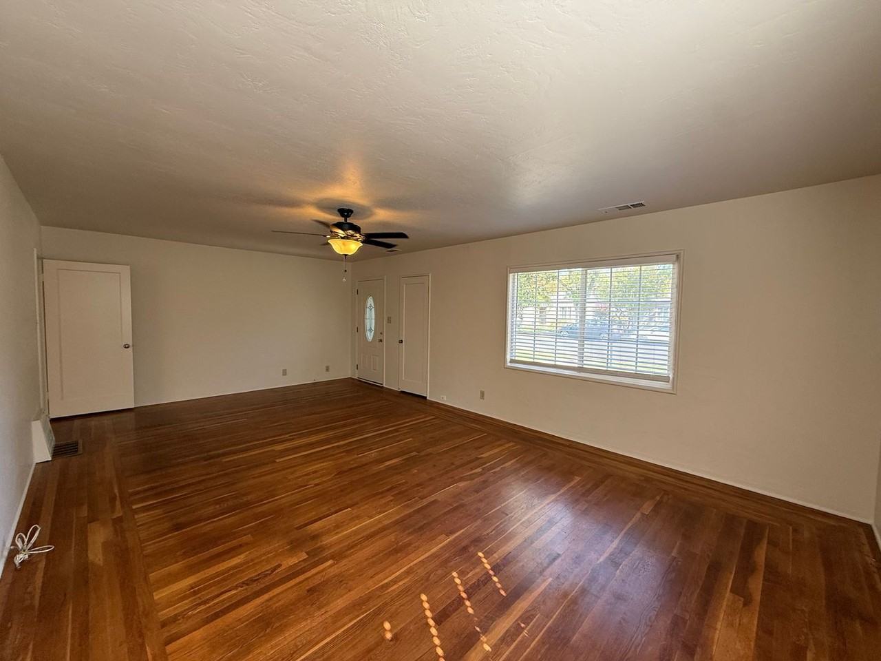 517 El Cajon Ave - Photo 5 of 33