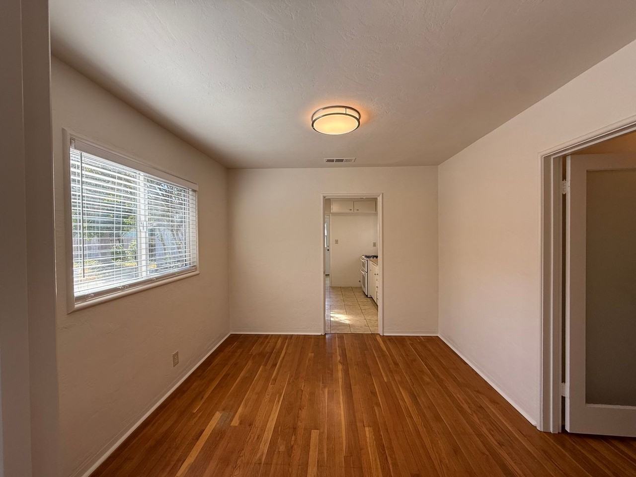 517 El Cajon Ave - Photo 6 of 33