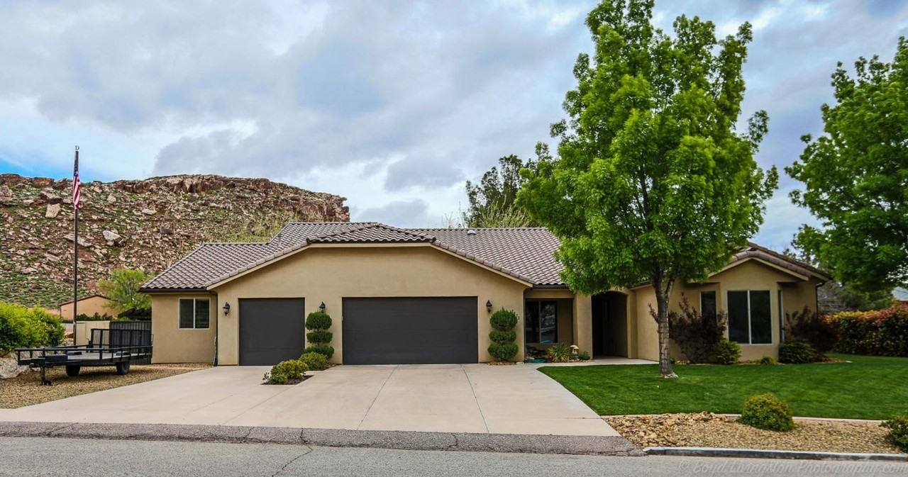 2673 Los Padres Dr - Photo 2 of 50