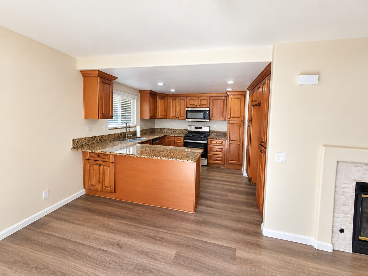 2538 Sundial Dr #B - Photo 4 of 19