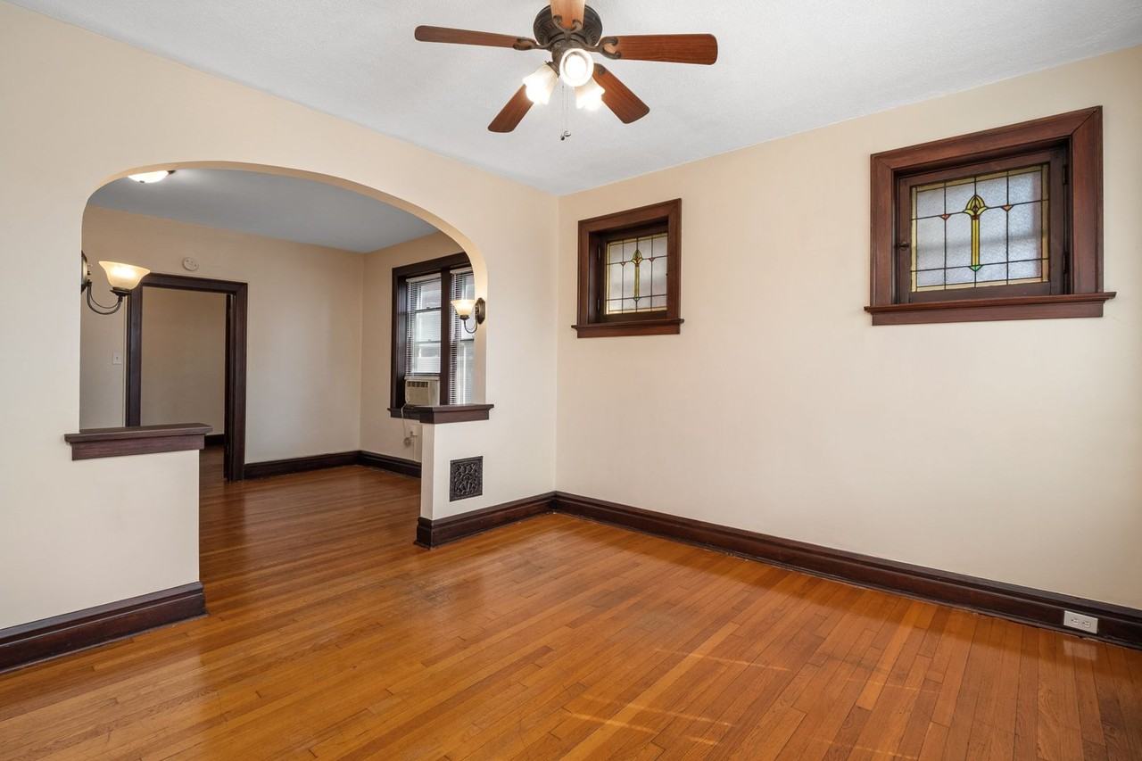 4931 Pernod Ave - Photo 7 of 23