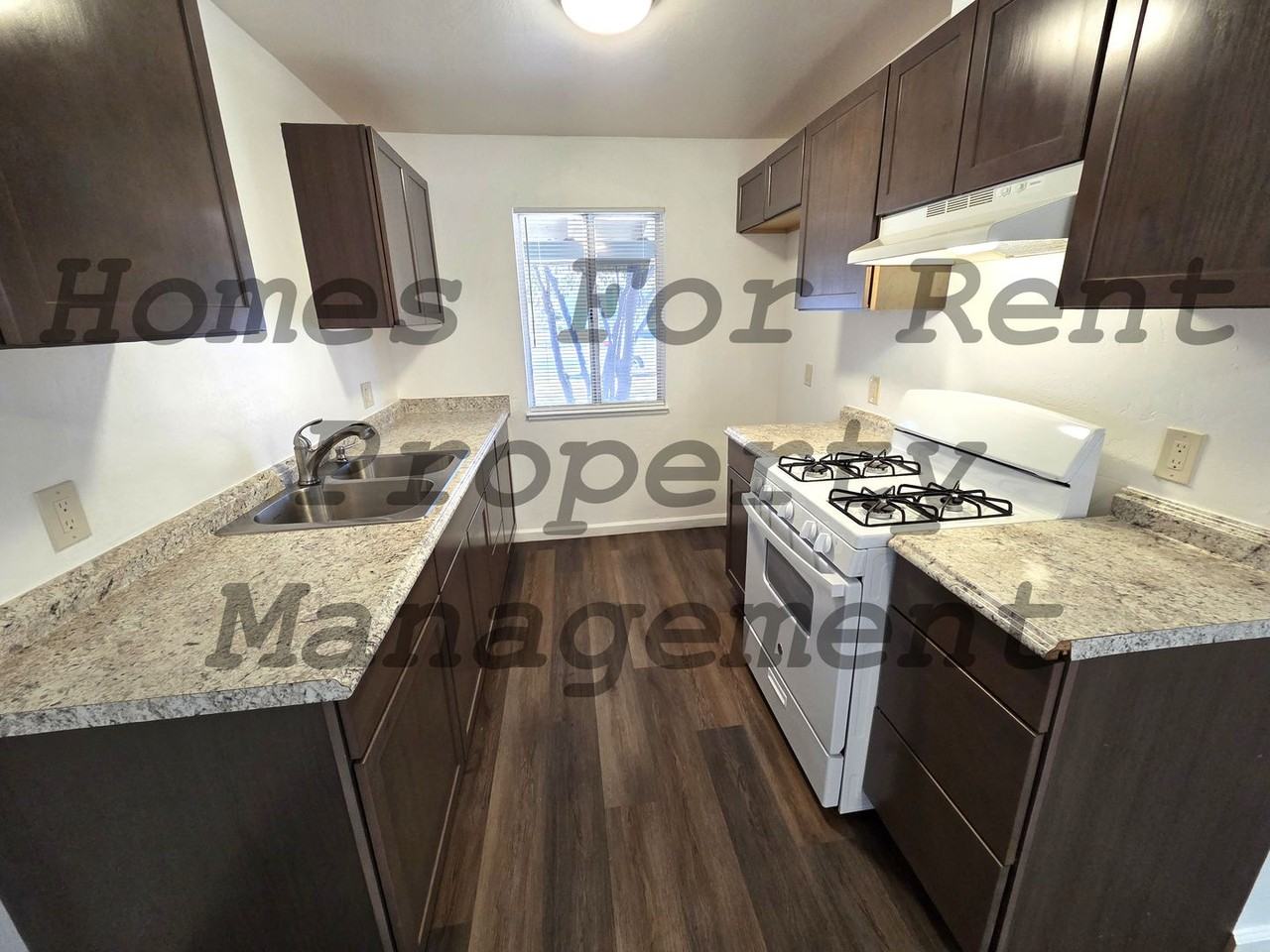 221 Baxley St - Photo 5 of 13