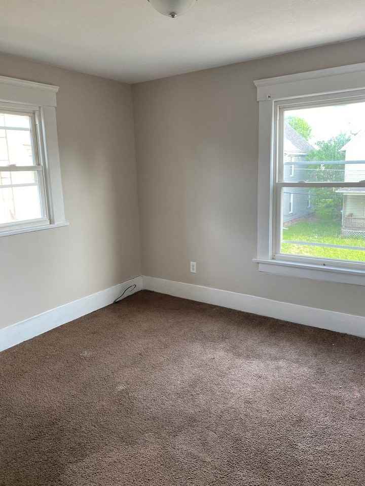 1107 Hoover Pl Nw - Photo 4 of 13