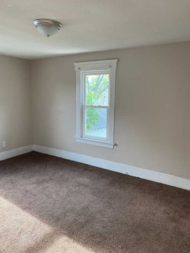 1107 Hoover Pl Nw - Photo 5 of 13