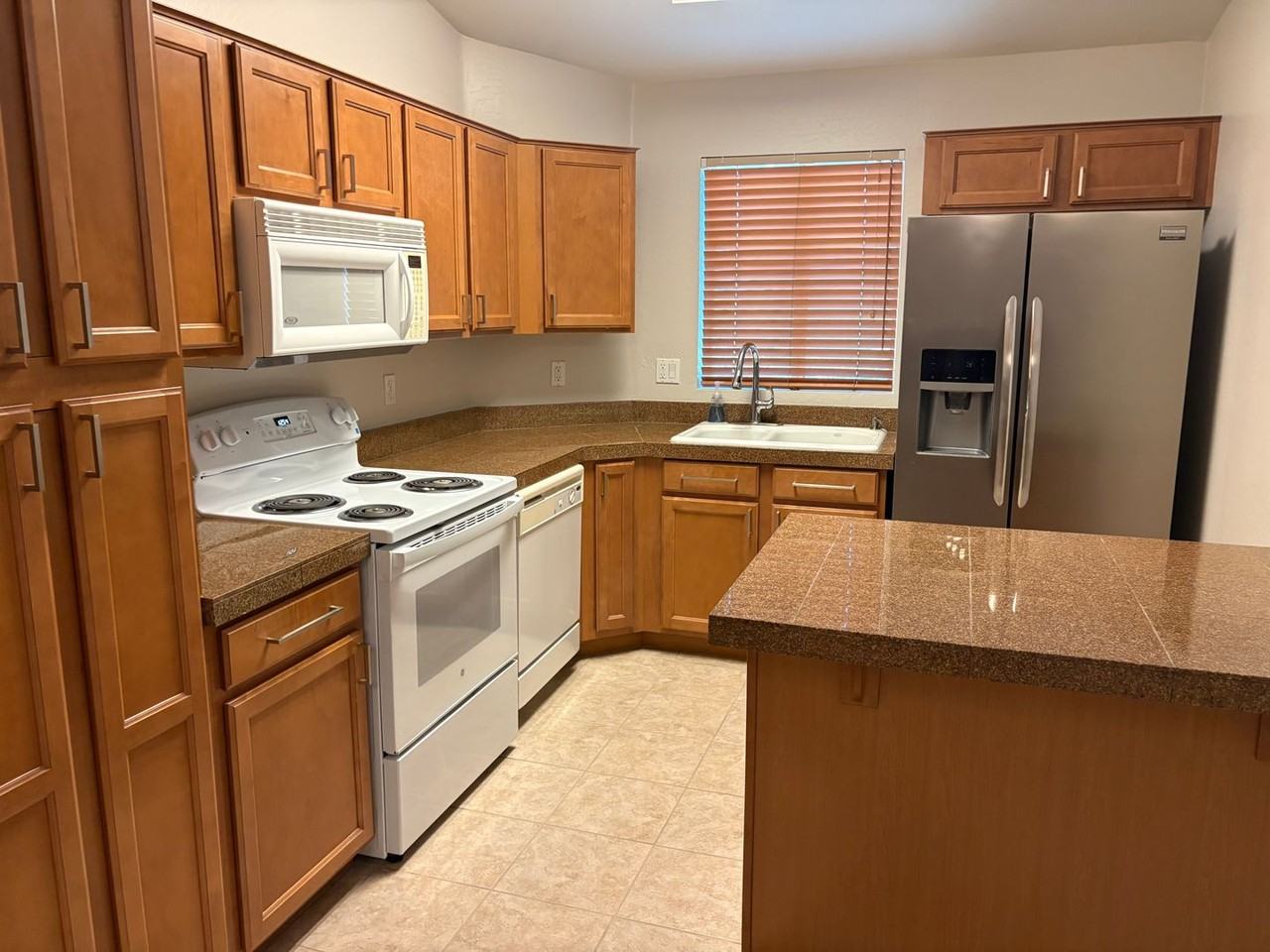 16924 S 22nd St - Photo 2 of 12