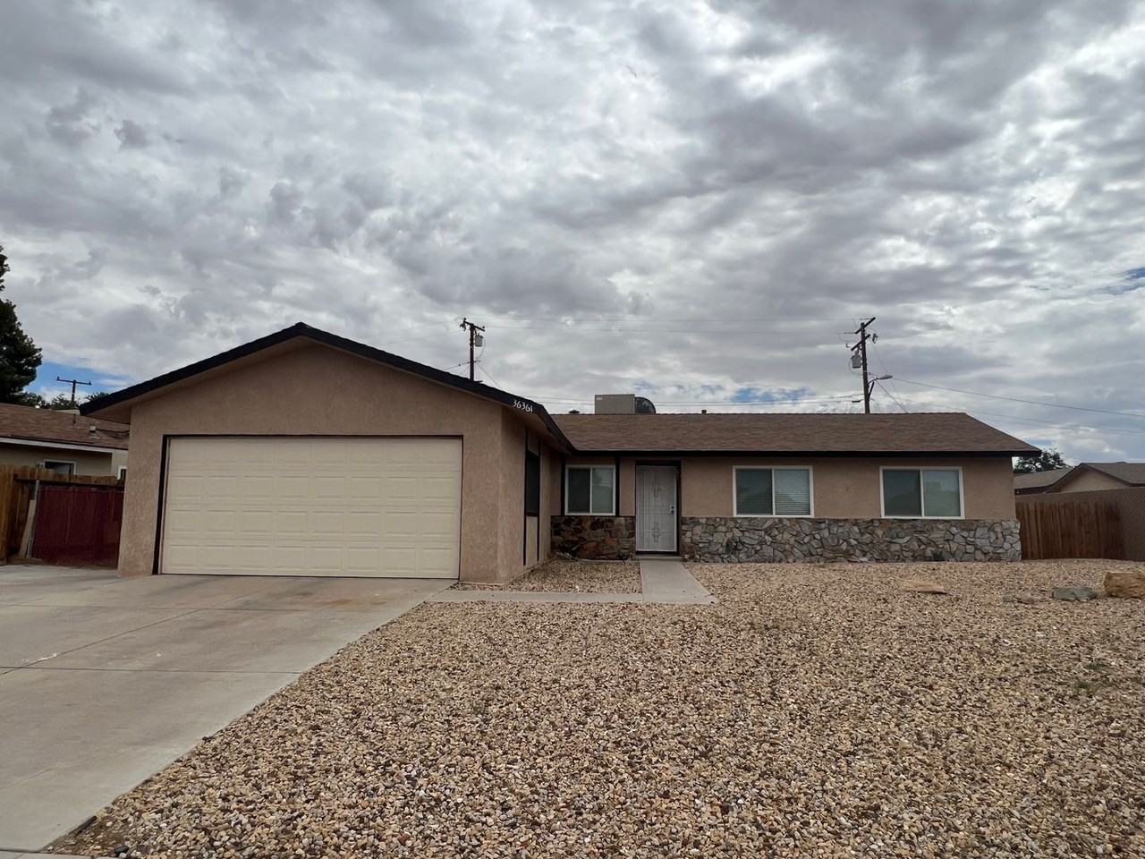 36361 Oleander Pl - Photo 2 of 25