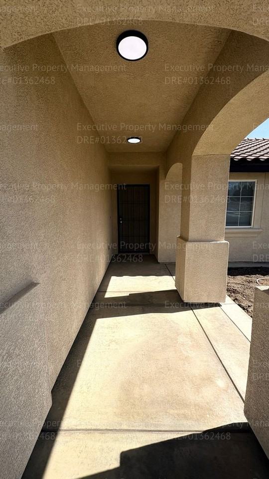 8010 Jackstraw St - Photo 4 of 36