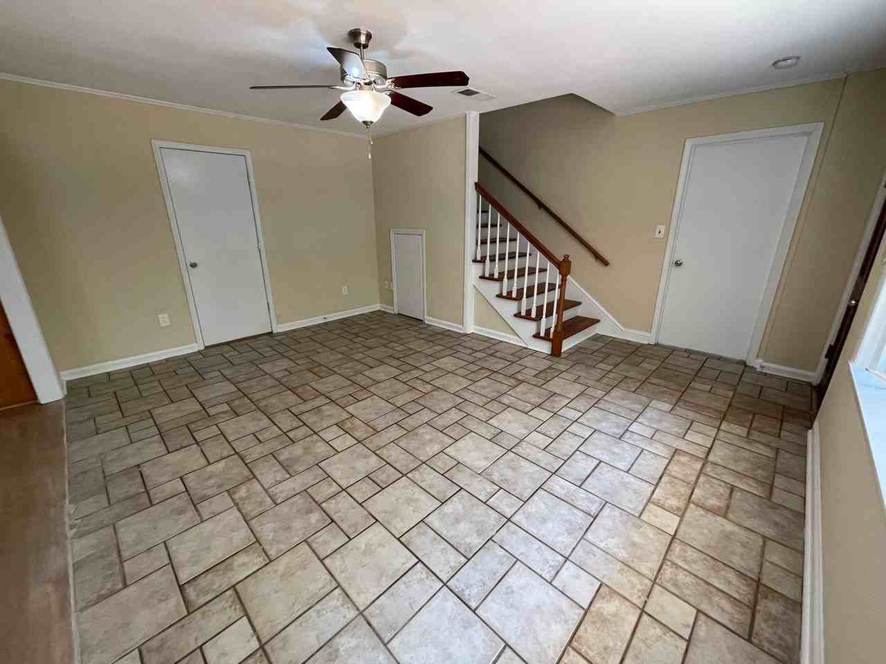 2210 S Milledge Ave - Photo 6 of 20