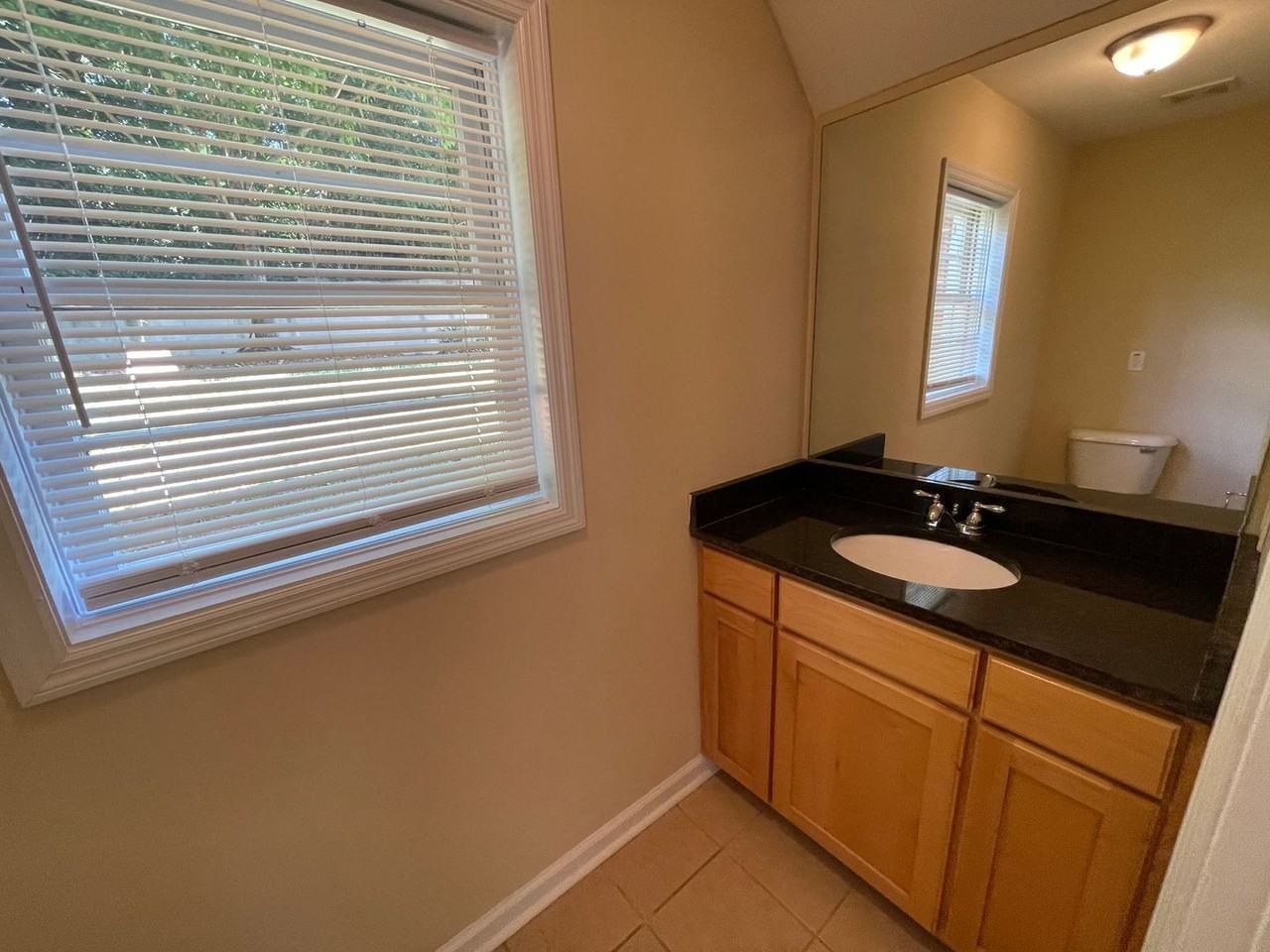 2210 S Milledge Ave - Photo 7 of 20
