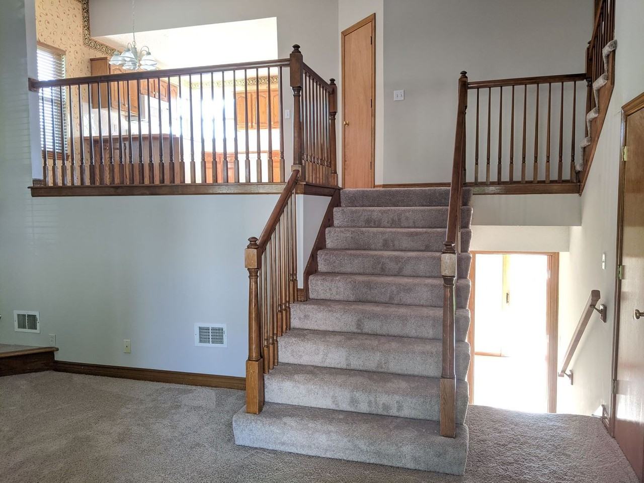 15641 Foster St - Photo 4 of 26