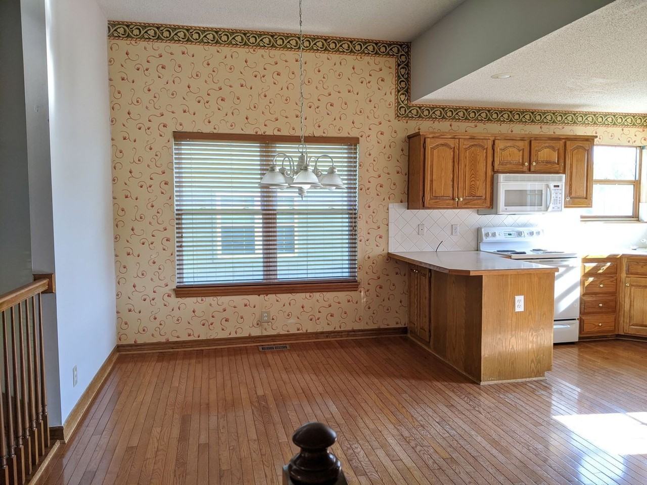 15641 Foster St - Photo 5 of 26