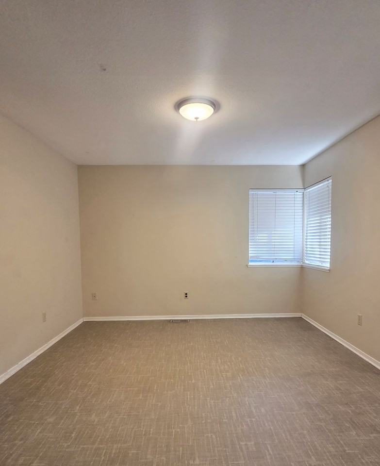932 San Francisco Way - Photo 2 of 7