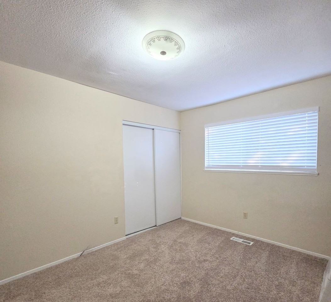 932 San Francisco Way - Photo 5 of 7