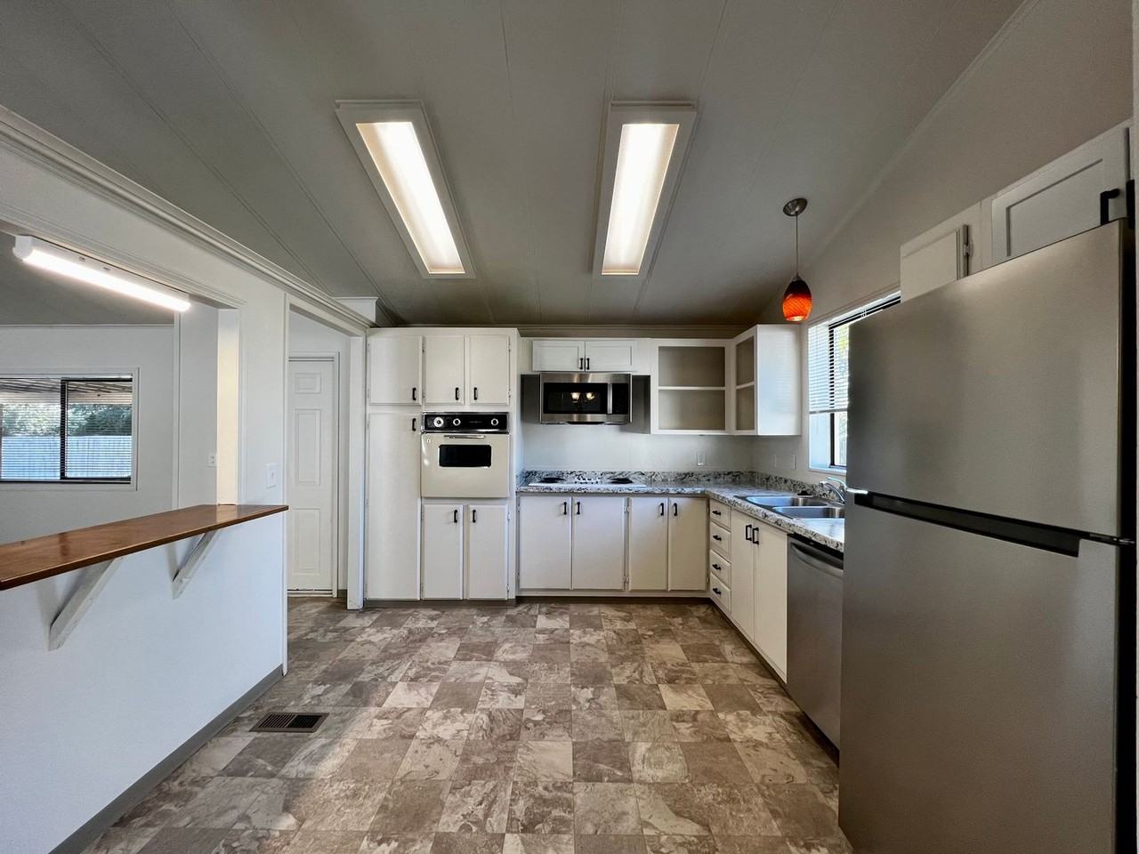 1305 S 10th Ave - Photo 4 of 18