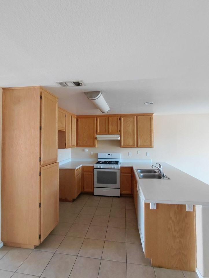 900 Flammang Ave - Photo 5 of 10