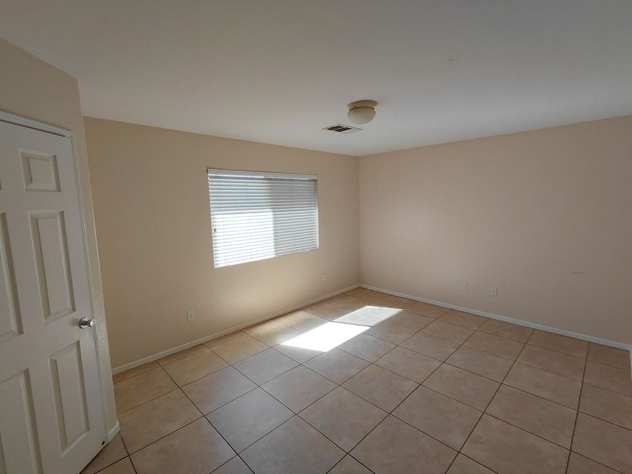 900 Flammang Ave - Photo 6 of 10