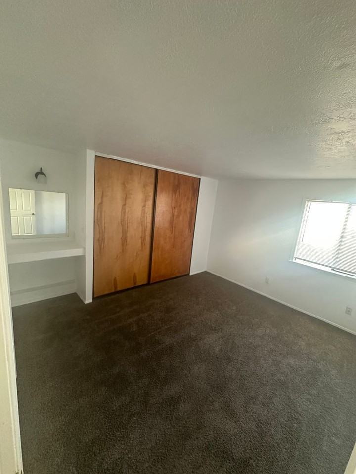 429 Victor Ln Se - Photo 6 of 12