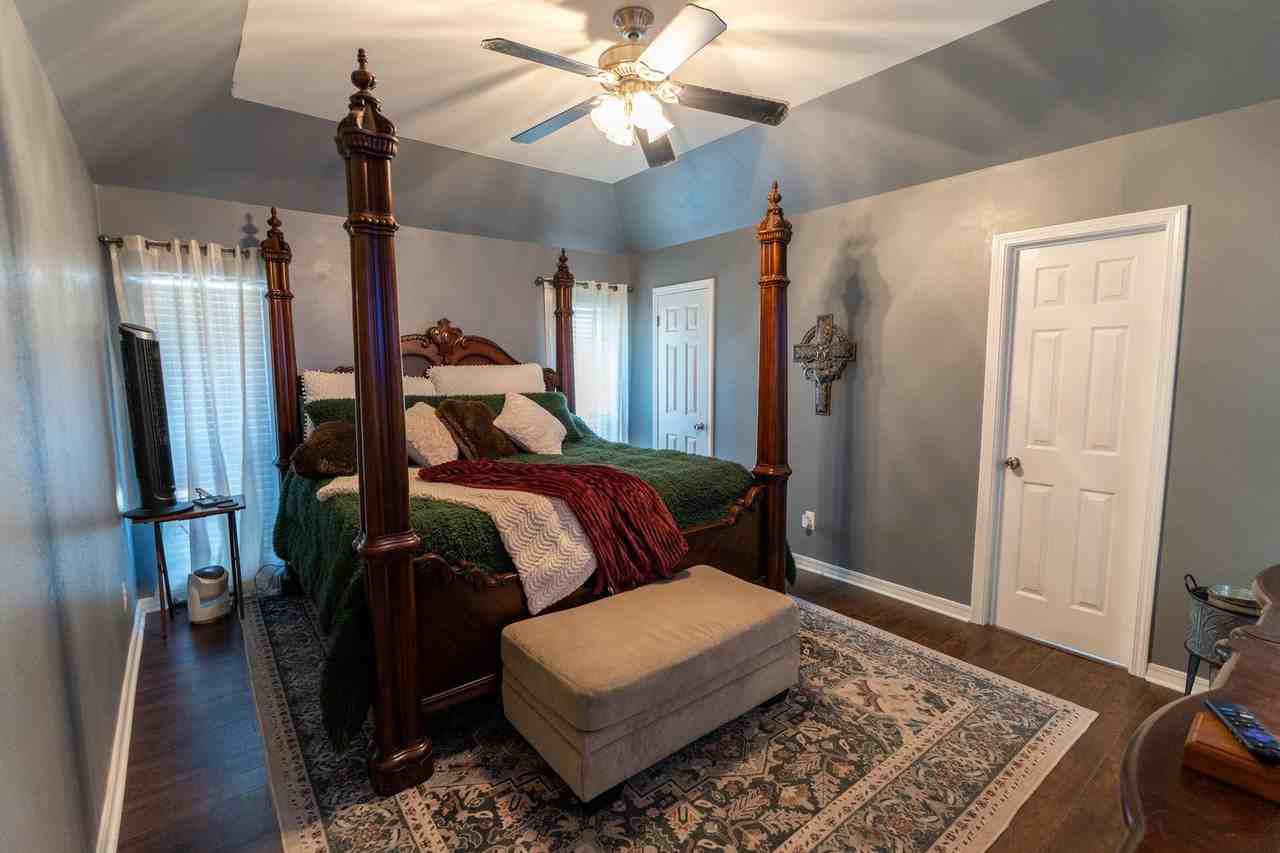 5426 Claire Ct - Photo 4 of 10