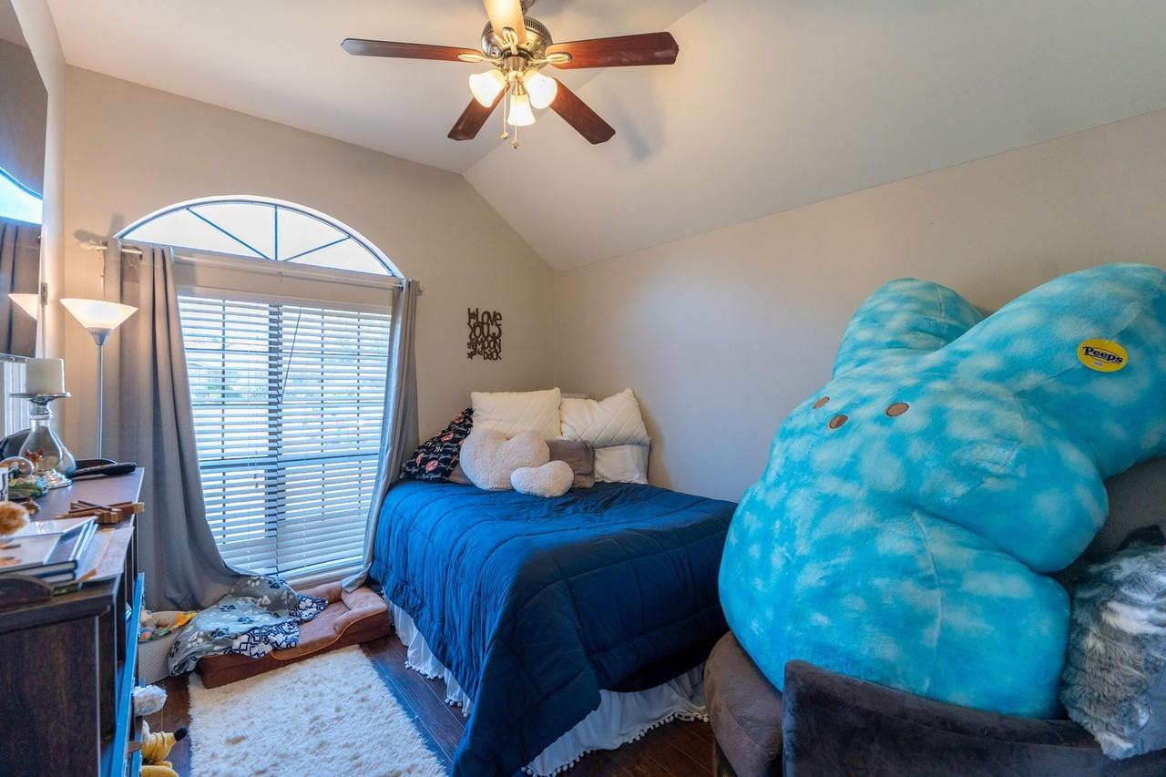 5426 Claire Ct - Photo 7 of 10