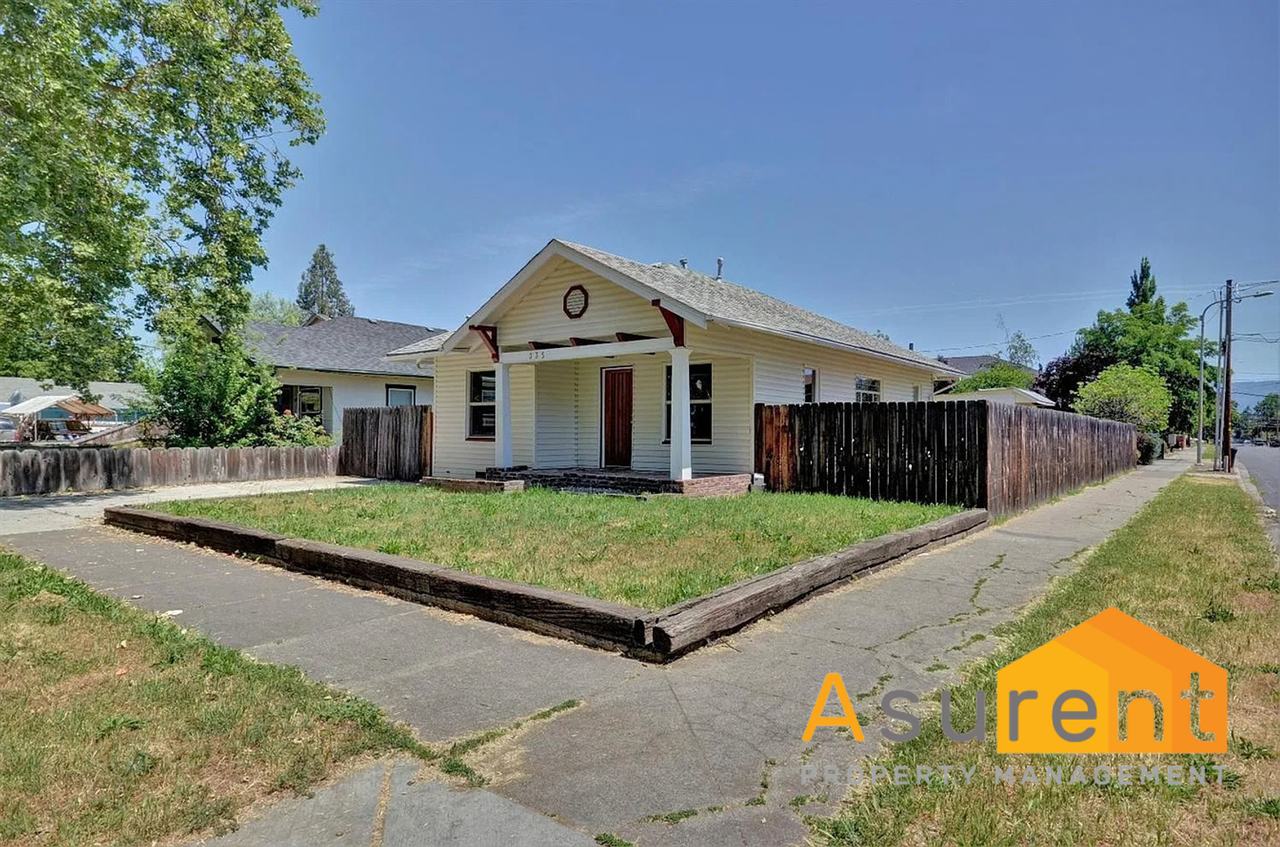 335 S Orange St - Photo 2 of 12