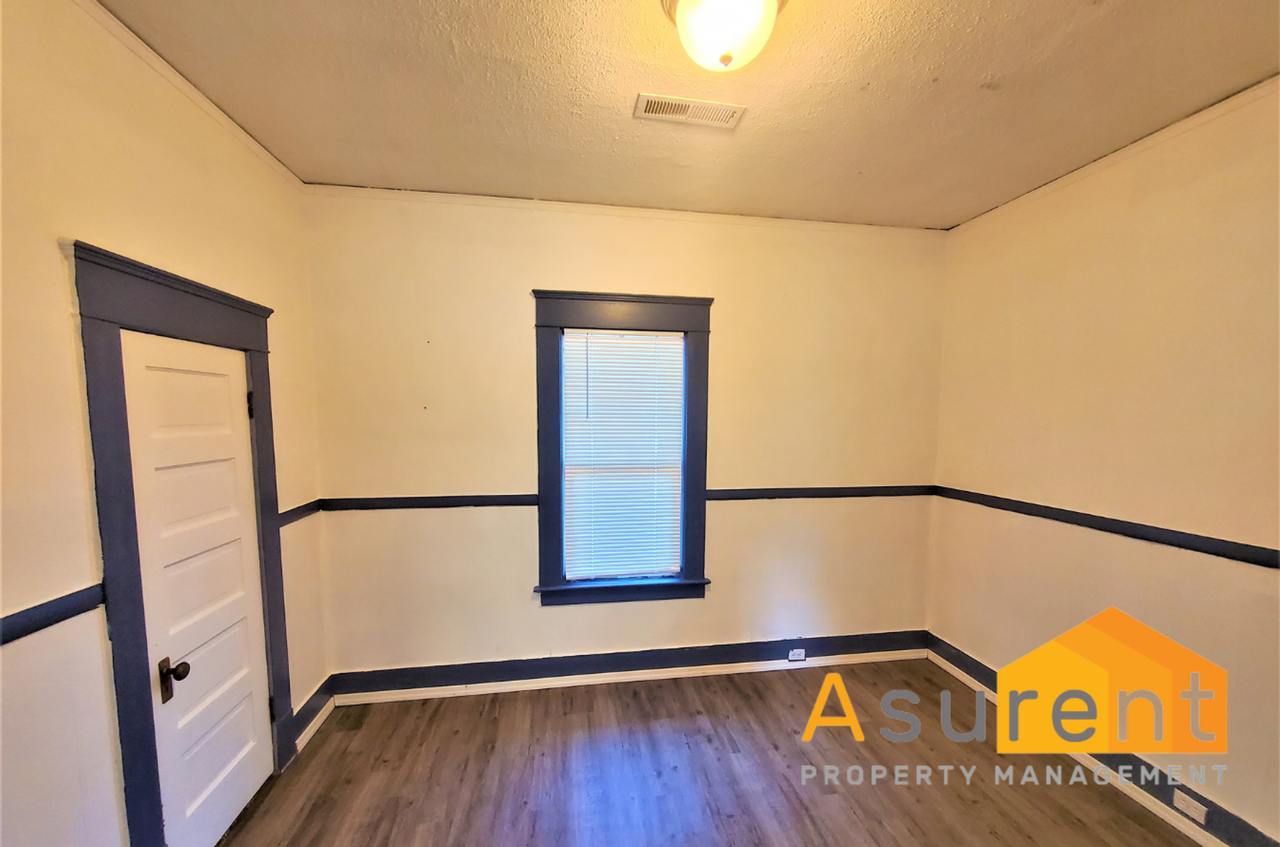 335 S Orange St - Photo 5 of 12