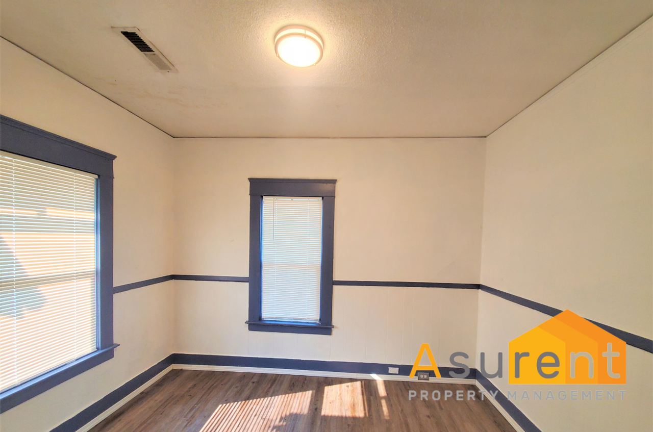 335 S Orange St - Photo 6 of 12