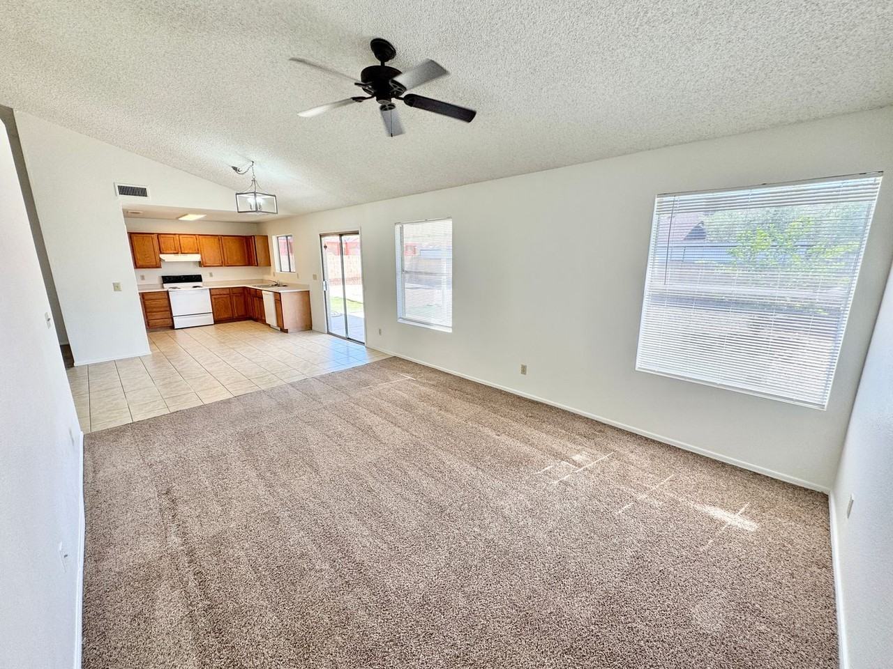 6951 W Cheryl Dr - Photo 3 of 36