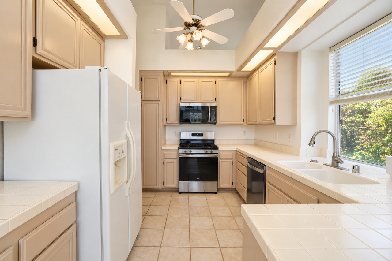 701 Southbrook Dr - Photo 2 of 10
