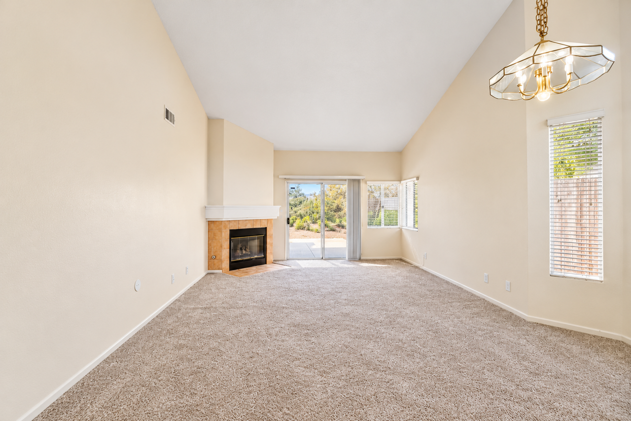 701 Southbrook Dr - Photo 5 of 10