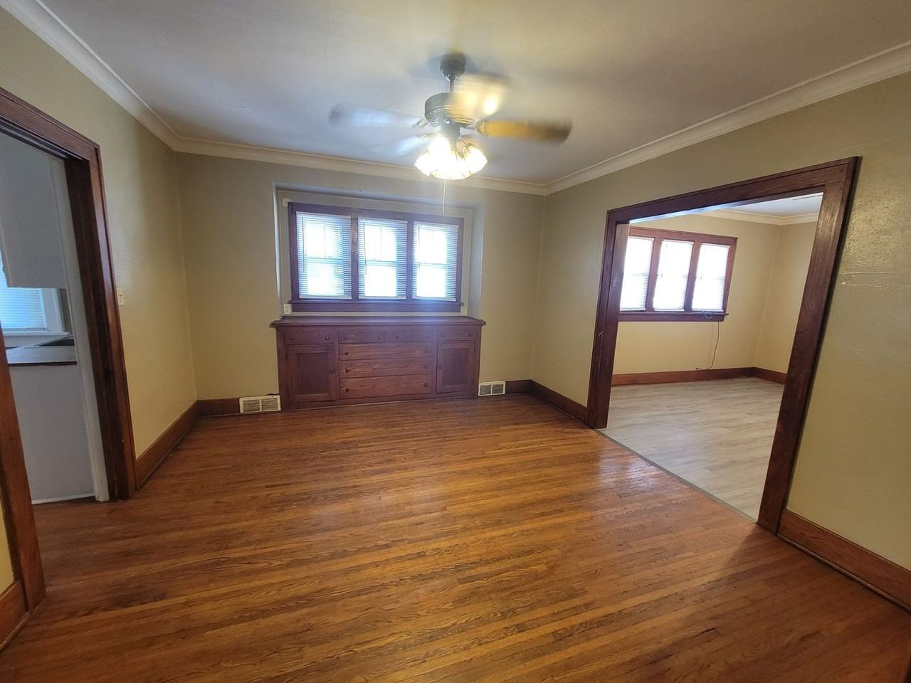 718 E Republic St - Photo 3 of 14
