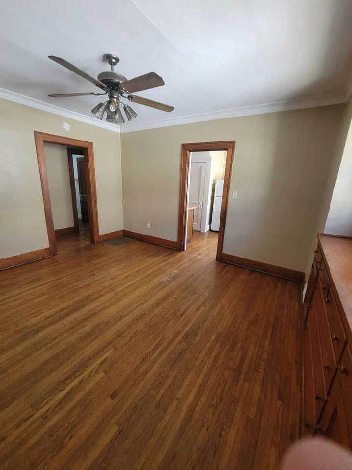 718 E Republic St - Photo 6 of 14