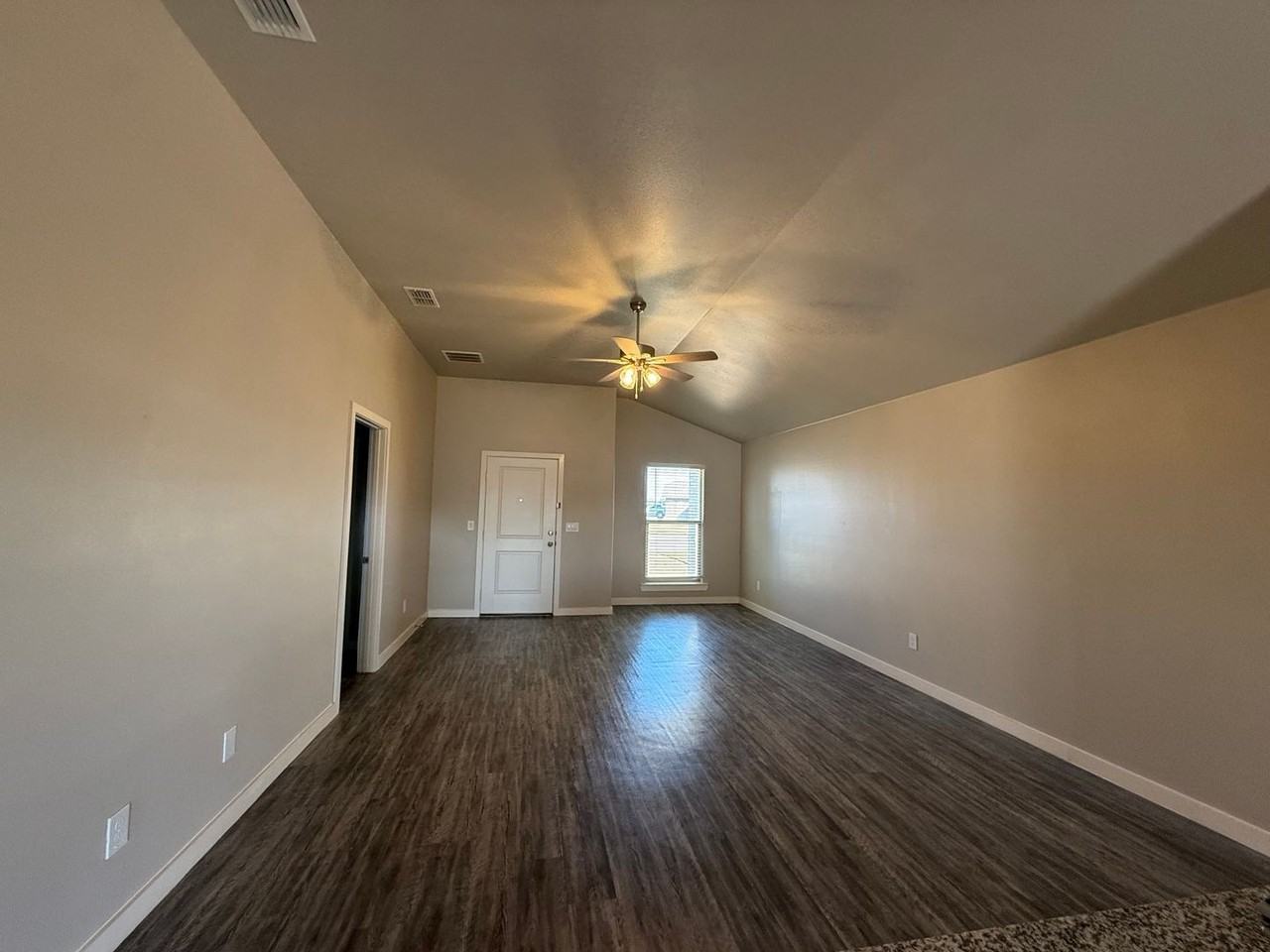 1909 133rd St - Photo 4 of 10
