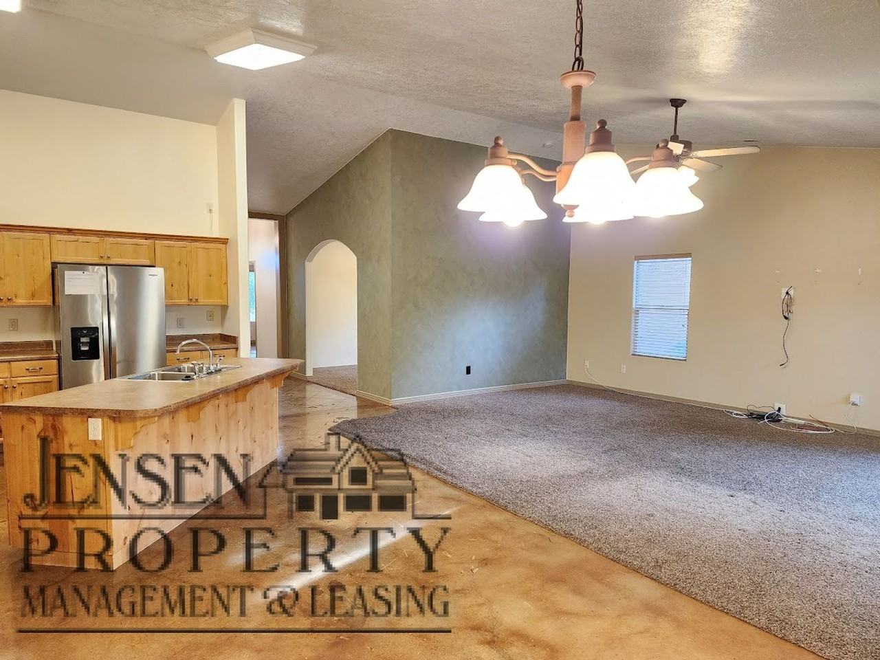 2035 W 1860 N - Photo 5 of 45