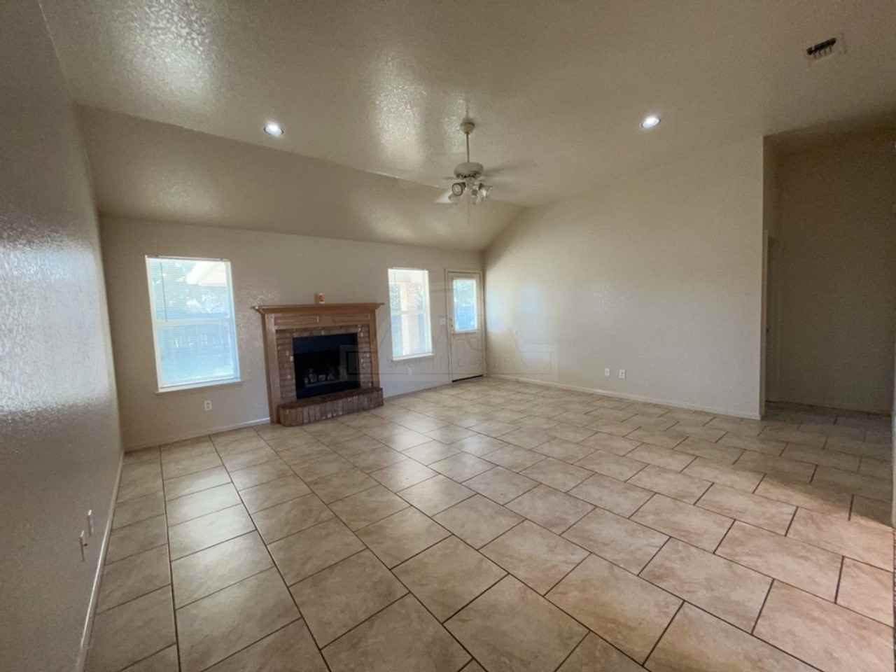 2700 Diaz Dr - Photo 2 of 11
