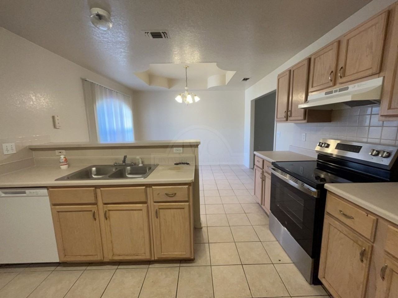 2700 Diaz Dr - Photo 4 of 11