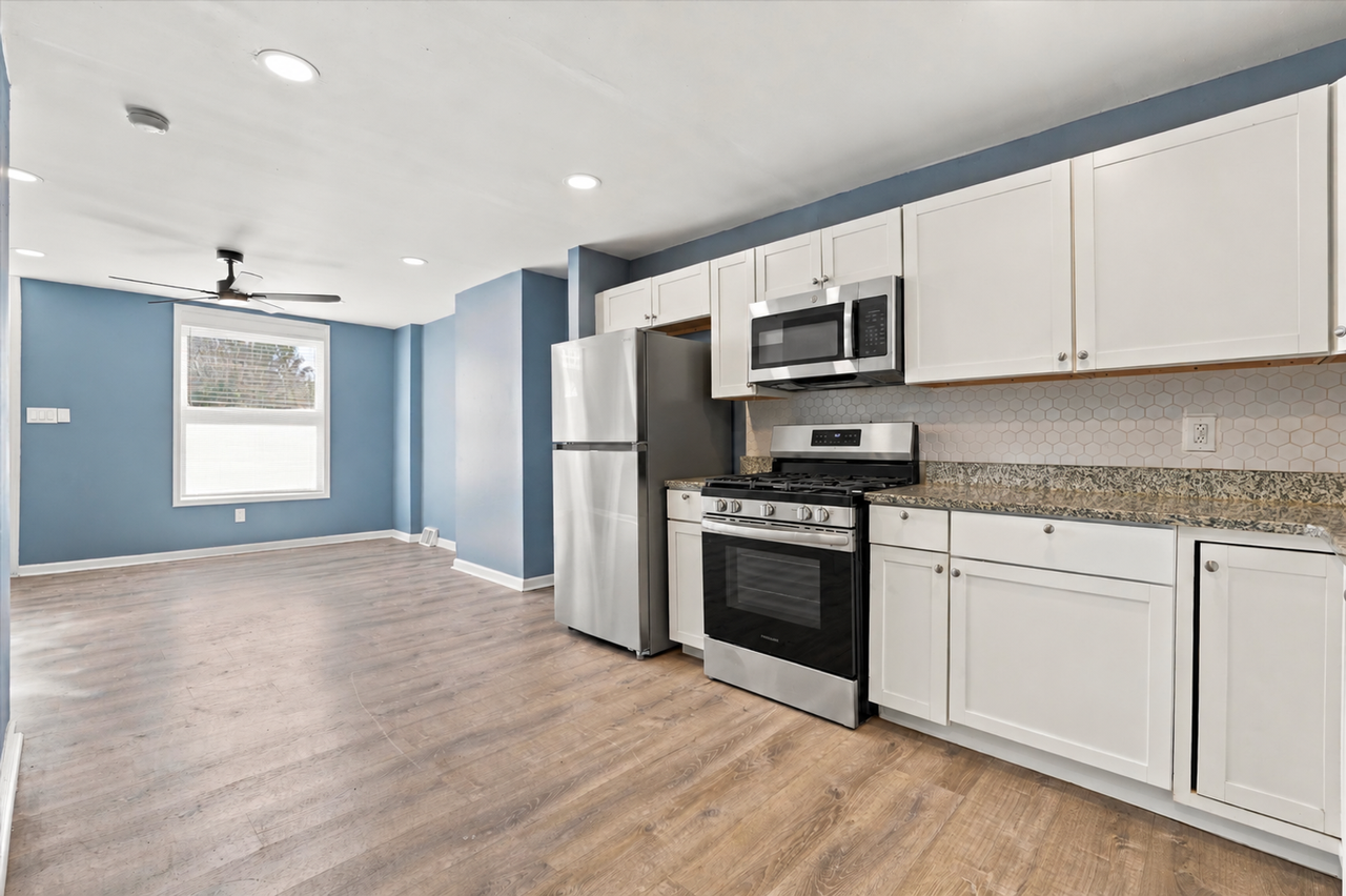 1519 W Oakdale St - Photo 4 of 10