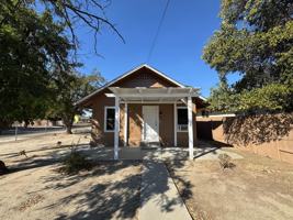 featured image of 224 W Latham Ave