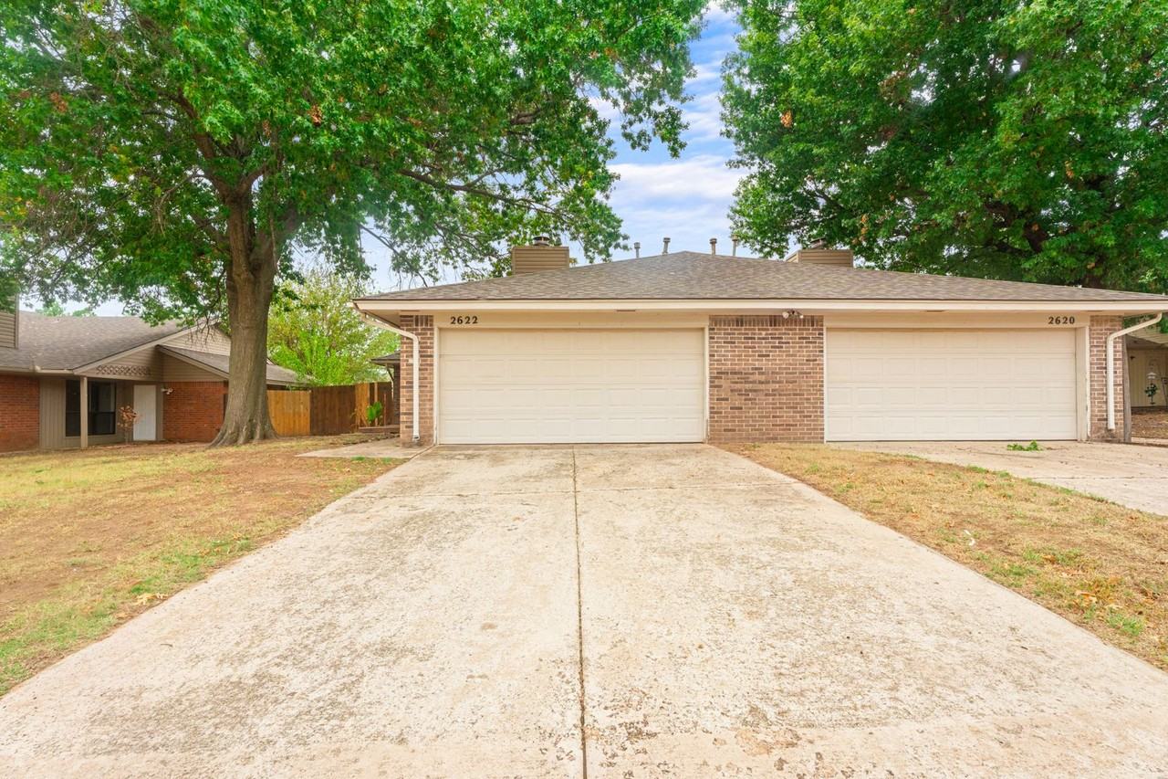 2622 Belknap Ave - Photo 3 of 26