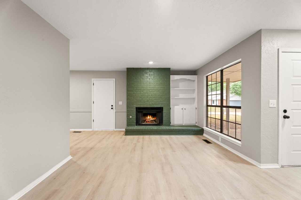 2622 Belknap Ave - Photo 7 of 26
